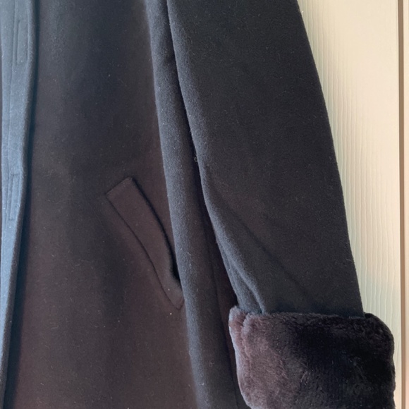 Black Wool Blend Jacket With Faux Fur Collar BNWOT Size 38 - Picture 3 of 7